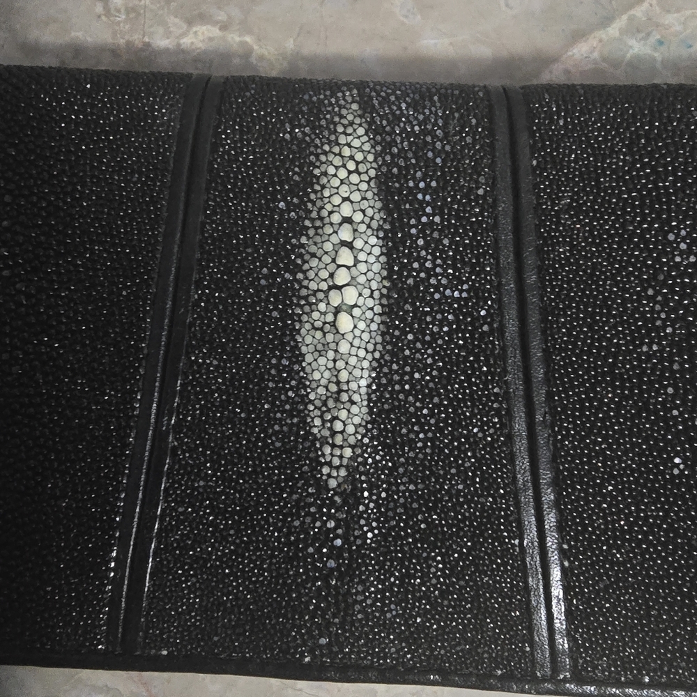 Stingray Leather Black and Cream Tri-Panel Long Wallet - Picture 3 of 14